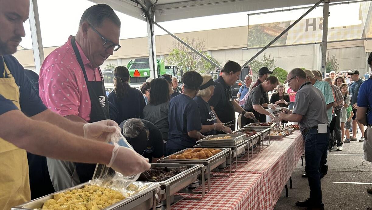 Commodity Breakfast kicks off 1st day of the 120th Kentucky State Fair